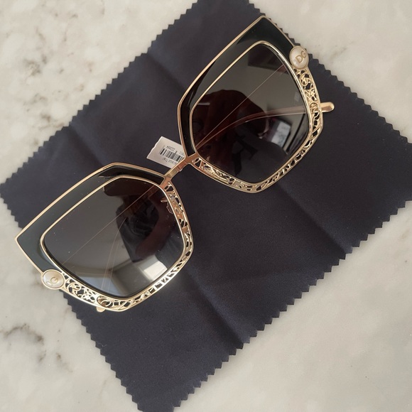 Dolce & Gabanna Brand New Sunglasses - Picture 1 of 5